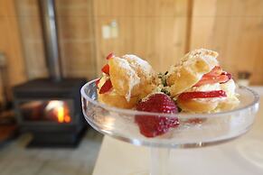 Belle's at Montville