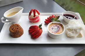 Belle's at Montville