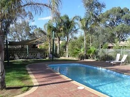 Sportslander Motor Inn