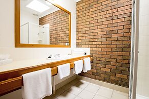 Sportslander Motor Inn