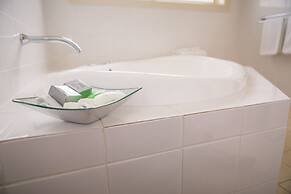 Alexander Cameron Suites