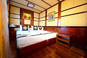 Imperial Classic Cruise Halong