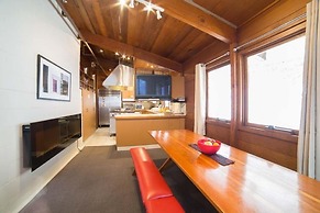 Aneeki Ski Lodge