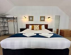 Charlesworth On The Park