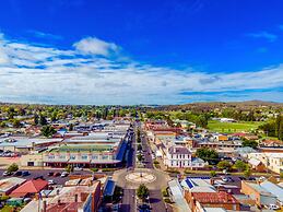 Charlesworth On The Park