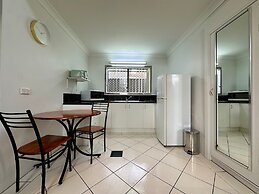 Charlesworth On The Park