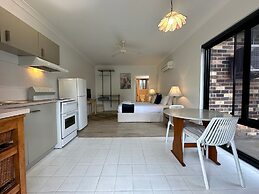 Charlesworth On The Park