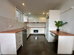 Charlesworth On The Park