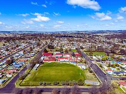 Charlesworth On The Park