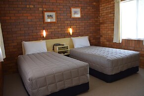 Peter Allen Motor Inn