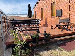 Peter Allen Motor Inn