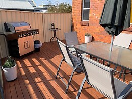 Peter Allen Motor Inn