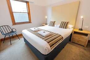 Sovereign Park Motor Inn