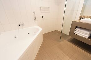 Sovereign Park Motor Inn