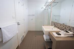Sovereign Park Motor Inn