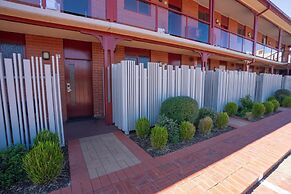 Sovereign Park Motor Inn