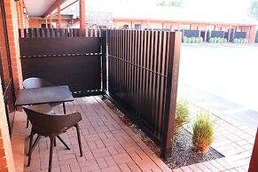 Sovereign Park Motor Inn