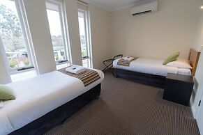 Sovereign Park Motor Inn