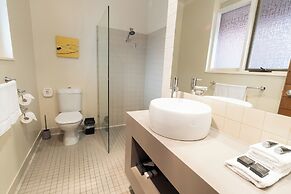 Sovereign Park Motor Inn