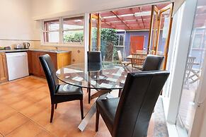 Sovereign Park Motor Inn