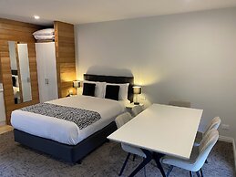 Sovereign Park Motor Inn