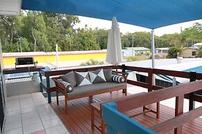 Seaforth Holiday Units