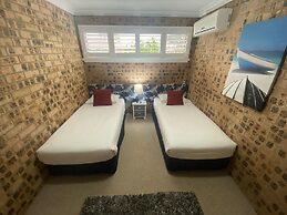 Avaleen Lodge Motor Inn