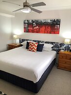 Avaleen Lodge Motor Inn