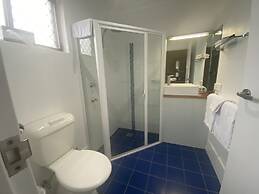 Avaleen Lodge Motor Inn