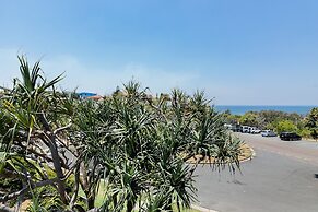 Aqua Promenade Beachfront Apartments