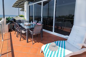 Aqua Promenade Beachfront Apartments