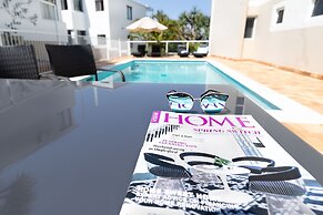 Aqua Promenade Beachfront Apartments