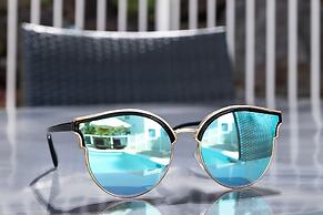 Aqua Promenade Beachfront Apartments