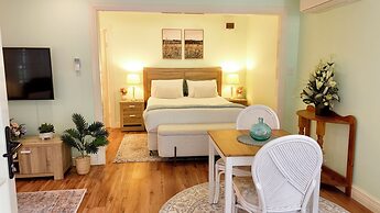 Curtis Falls Apartment