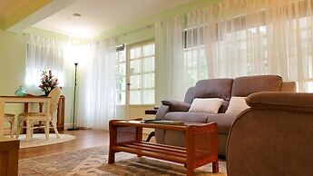 Curtis Falls Apartment