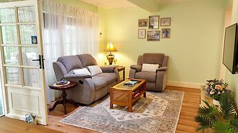 Curtis Falls Apartment