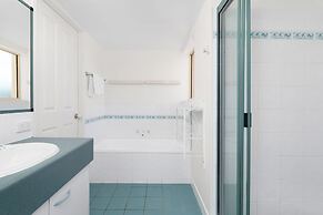 Alexander Beachfront Apartments