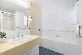 Alexander Beachfront Apartments