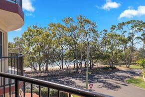 Alexander Beachfront Apartments