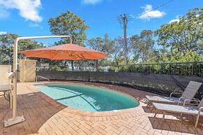 Alexander Beachfront Apartments