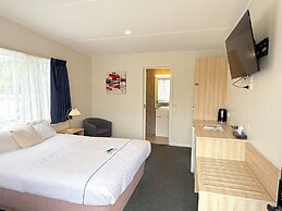 Beachcomber Motel And Apartments