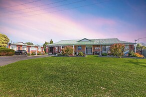 Beachcomber Motel And Apartments