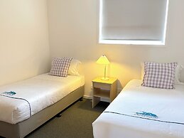 Beachcomber Motel And Apartments