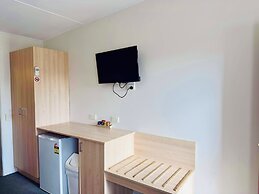 Beachcomber Motel And Apartments