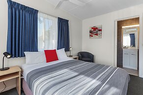 Beachcomber Motel And Apartments