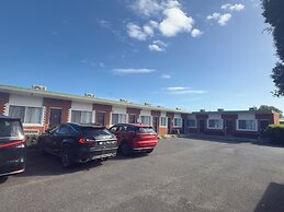 Beachcomber Motel And Apartments