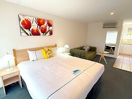 Beachcomber Motel And Apartments