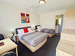 Beachcomber Motel And Apartments