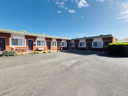 Beachcomber Motel And Apartments