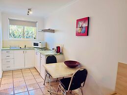 Beachcomber Motel And Apartments